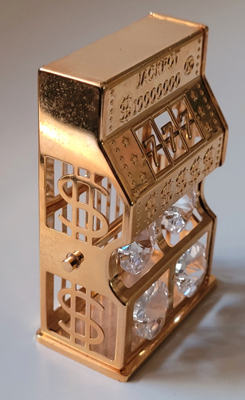 24k Gold Plated Slot Machine with Swarovski Crystal Elements in Arts & Collectibles in Oshawa / Durham Region - Image 2