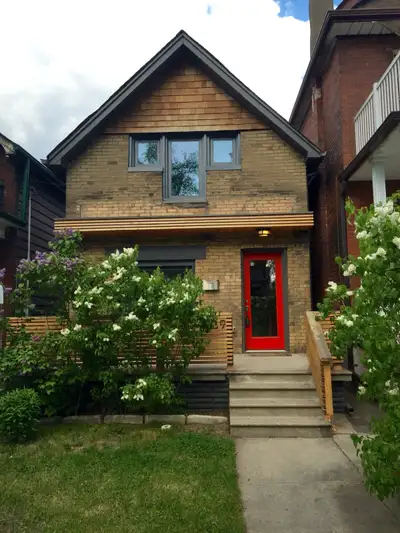 **House for Rent, Main Floor and Upper Floor (3 Bedrooms, 1 Bath