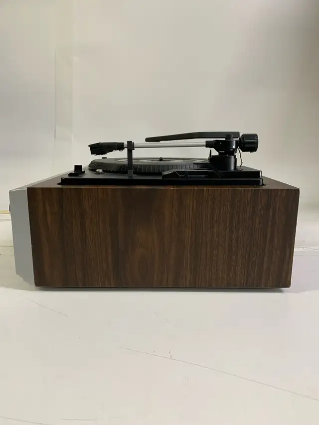 Zenith IS4130 Vintage Turntable Stereo System in Stereo Systems & Home Theatre in City of Toronto - Image 6