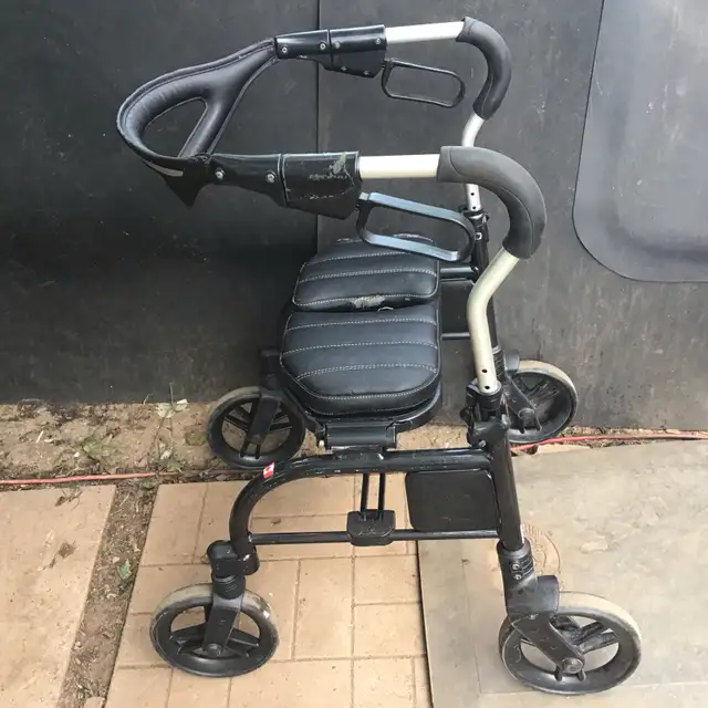 Evolution Trillium Medical walker64623145950977123