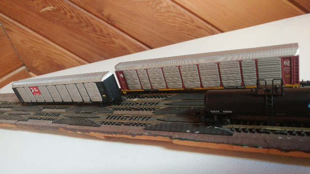 2 Vintage N Scale CP Sante Fe CON COR Auto Racks Rolling Stock in Hobbies & Crafts in St. Catharines