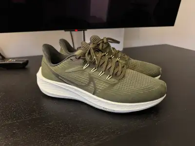 Nike Pegasus 39, mens US size 10, View more