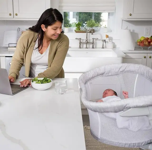 HALO  BassiNest Flex, Adjustable Portable Travel Co Sleep Crib in Cribs in Markham / York Region - Image 6