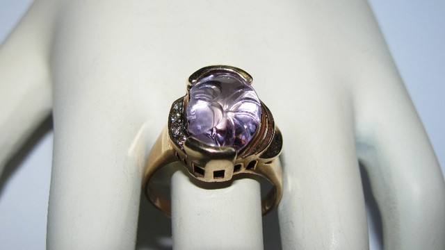 10K Yellow Gold Amethyst Ring Carved Face Diamond Accents Sz 7 in Jewellery & Watches in Saint John - Image 2