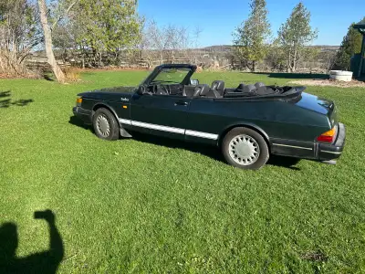 1987 Saab 900 Turbo manual convertible, classic vehicle in excellent condition. New roof ,rear windo...