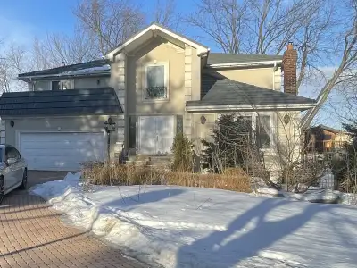 A beautiful estate house with a huge lot and 6-8 car parking space available for lease from Jan 1 20...