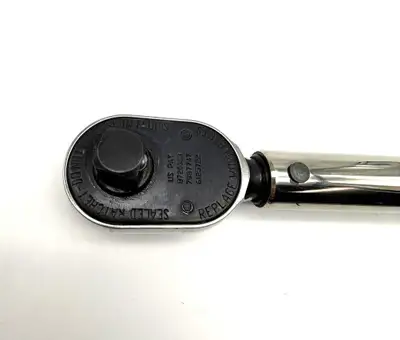 Snap-On QD3R250A 1/2" Drive SAE Click-Type Fixed Ratchet Torque Wrench $399 Our price: $399 + tax (P...