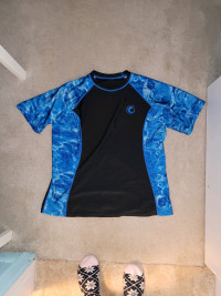 Women's Rash Guard Blue Shirt Size 2XL (Fits Like a 1XL) UPF 50+