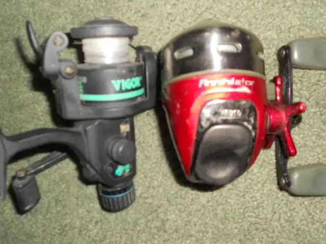 fishing reels set of two in Fishing, Camping & Outdoors in Kitchener / Waterloo - Image 2