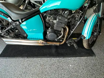 2013 Johnny Pag cruiser/ New only 100 km/5 speed/ fuel injected/ 320cc/robin egg blue in colour! 390...