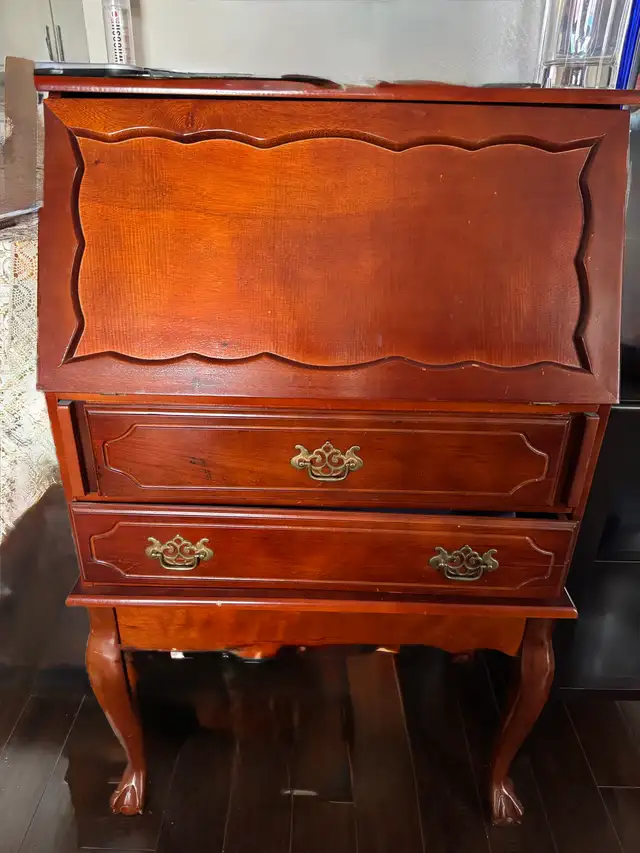 Vintage Wooden Drop Front Secretary Desk with Drawers in Desks in City of Toronto - Image 2