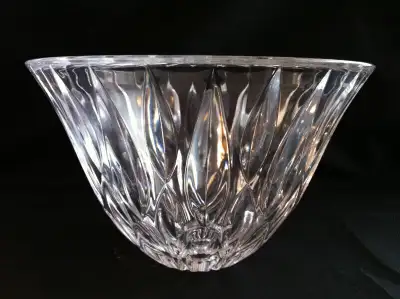 Waterford Marquis Rainfall Round 8"WX5"H Bowl Waterford Marked on Bottom #151176 Pre owned, excellen...
