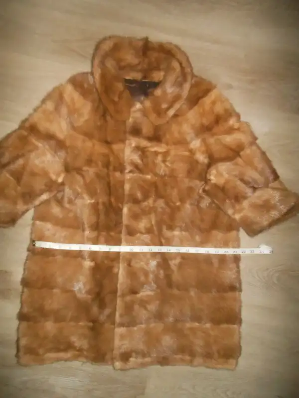Mink Fur coat in Women's - Tops & Outerwear in City of Montréal - Image 5
