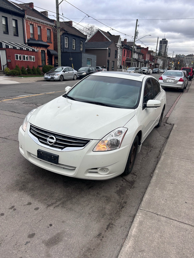 nissan altima  in Cars & Trucks in Mississauga / Peel Region - Image 4