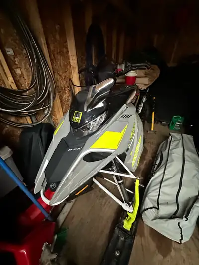 2018 Yamaha Sidewinder BTX 153” track 2 3/4 paddles has passenger seat ice fishing rack and bag , ap...