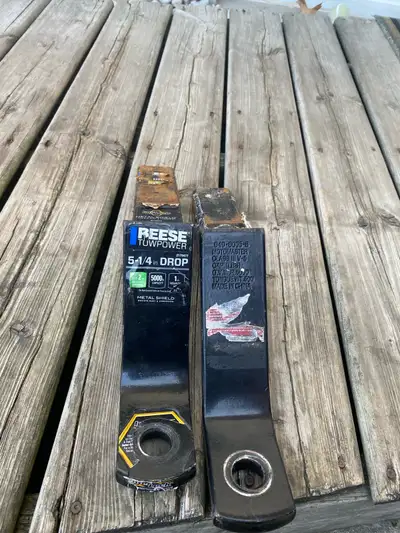 Trailer hitch good condition 20$ each was used for minivan