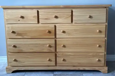 Solid Pine 9 drawer dresser