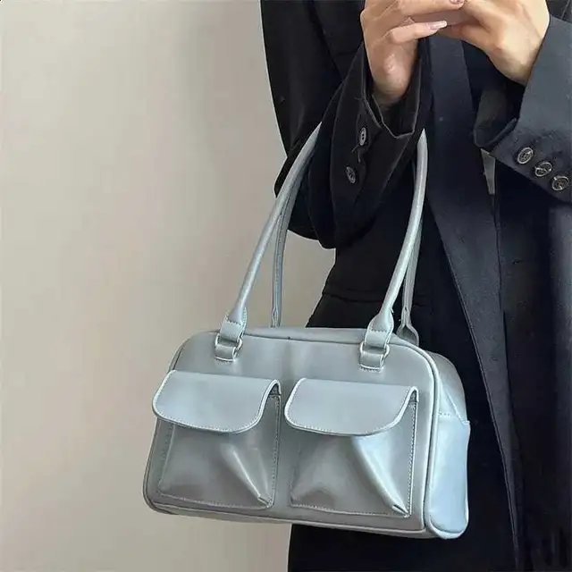 Light Blue Handbag with Pockets in Bags & Luggage in Mississauga / Peel Region - Image 8
