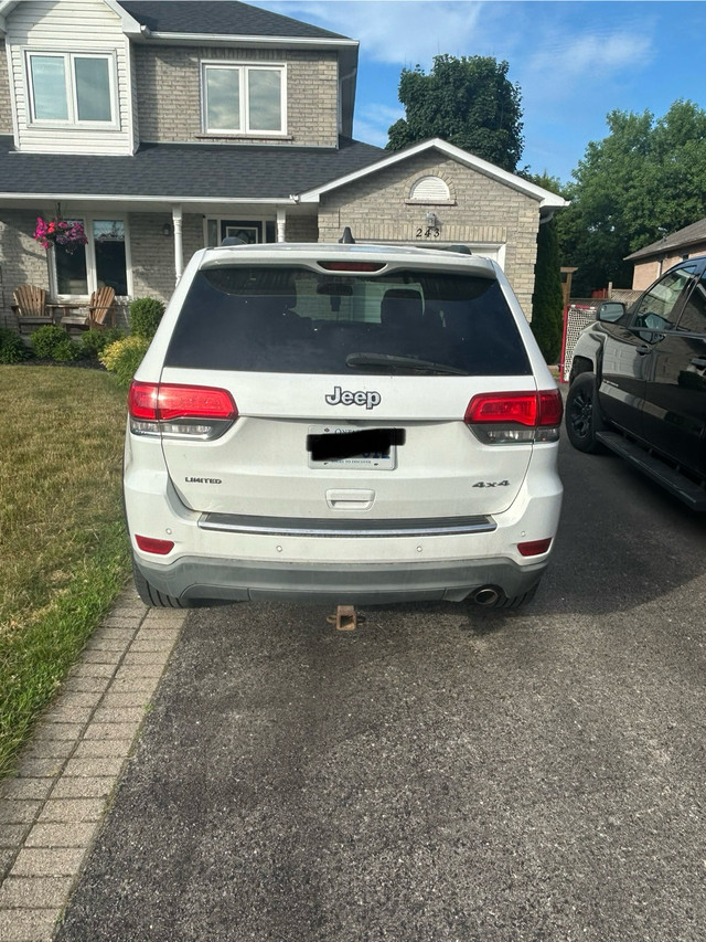 2016 jeep grand Cherokee in Cars & Trucks in Kitchener / Waterloo - Image 3