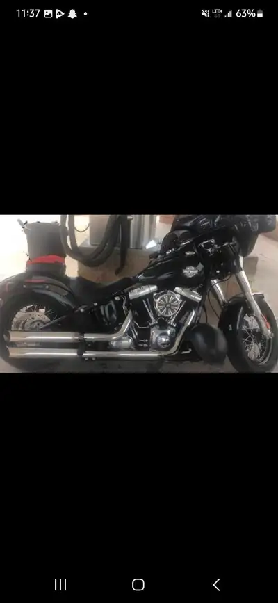 Everything original and factory except new seat. 9200 km only on it. Bike in primo condition. 1690cc
