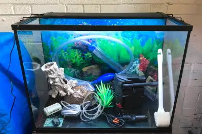 Miracle brand aquarium (30" L x 13" W x 23"H) in great condition, no leaks or cracks, comes with Mar...
