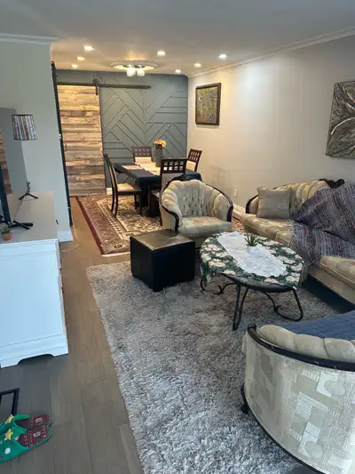 House for rent 3 bedrooms, 2 wasrooms, near Square one in Mississauga. Fully renovated. Parking for...