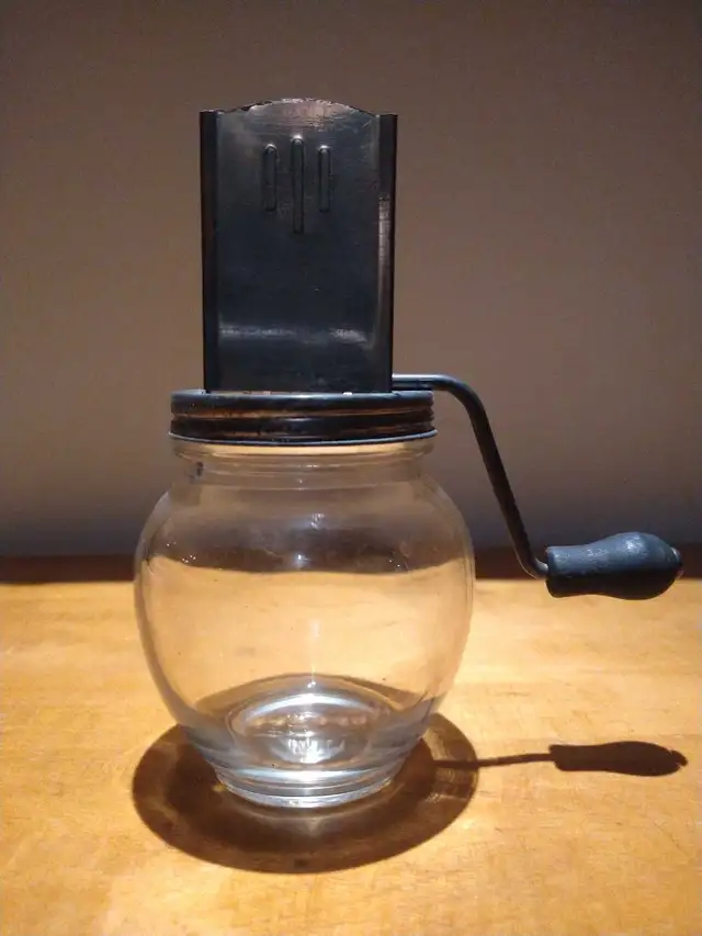 Moulin Vintage 596881302430033921