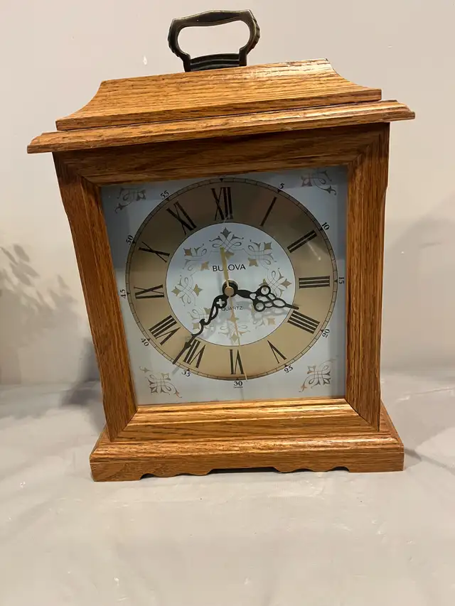 BULOVA Table clock in Other in St. Catharines - Image 2