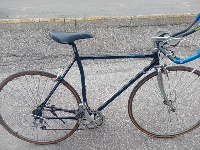  racing bike in Road in City of Toronto - Image 8