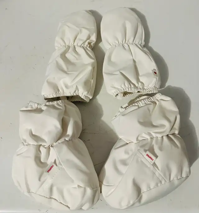REIMA TEPASTO WINTER GLOVES/BOOTS (6-18MTHS) in Clothing - 9-12 Months in Regina - Image 2