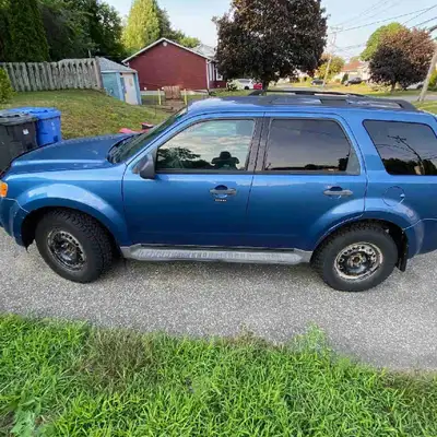 Très bas km, 44555 km seulement. Comme neuf, intérieur excellente condition, bien équipé, très propr...