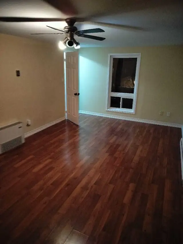 rooms for rent near Fleming college lindsay students  in Room Rentals & Roommates in Kawartha Lakes - Image 2