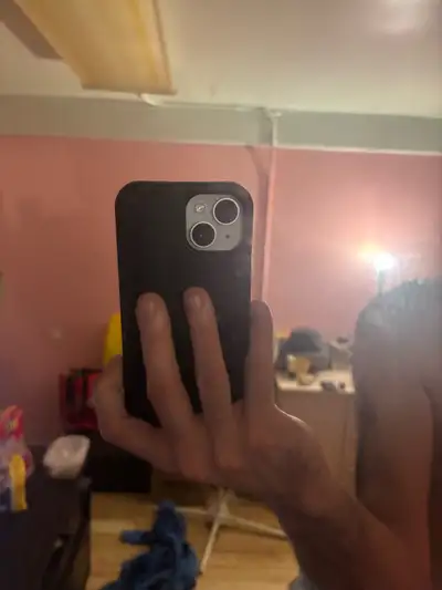 IPhone 15 presque comme neuf, View more