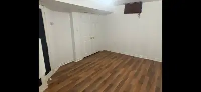Female private room rental mississauga