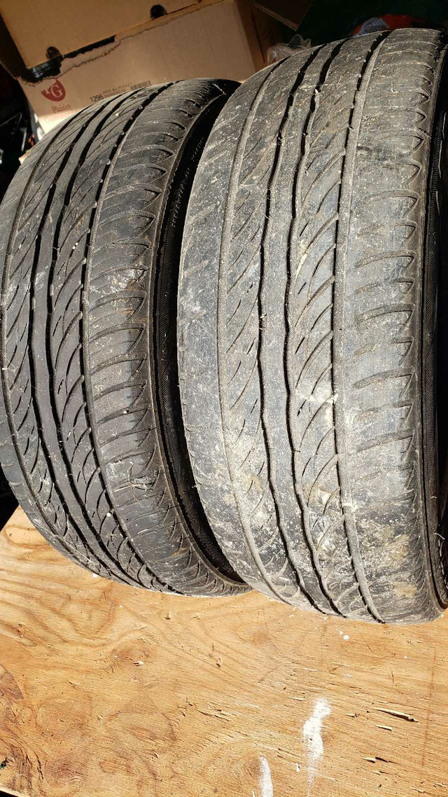 2 pneus d été 185/60R14 dans Pneus et jantes  à Rimouski / Bas-St-Laurent