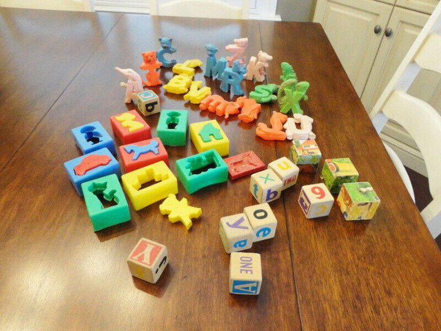 Vintage 1960's 40 Pc Toy Block, Letter Animal Puzzle Lot $10/all in Arts & Collectibles in Kitchener / Waterloo