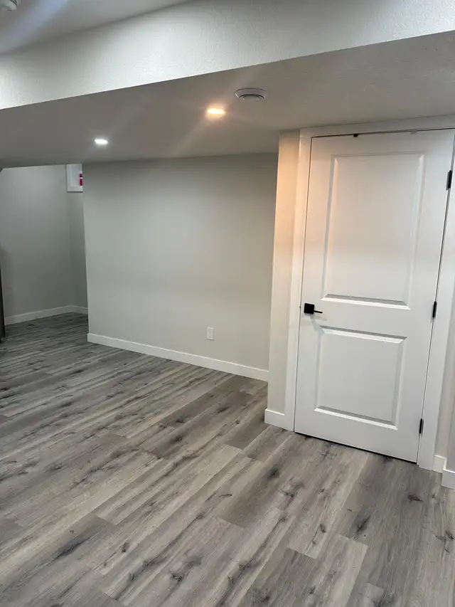 Legal 2-Bedroom Basement | Separate Entrance in Short Term Rentals in Calgary - Image 4