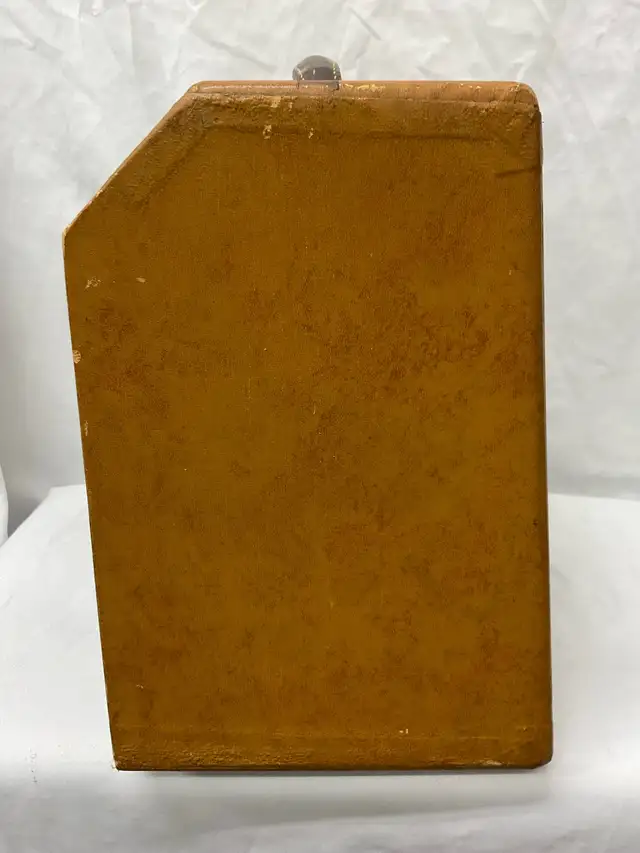 MAGNATONE 1950’S AMP STARLET MODEL 107 in Amps & Pedals in North Bay - Image 7