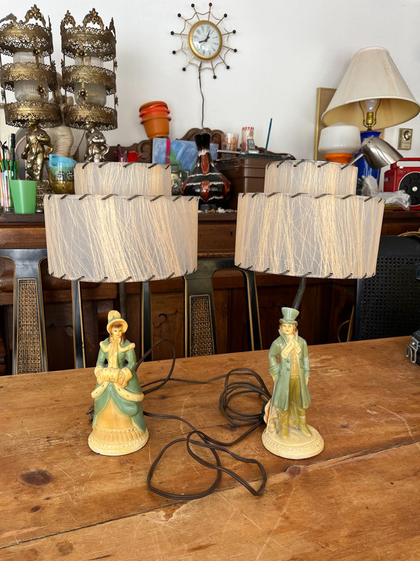 Jolie paire de lampes de chevet vintage abat jour fibre de verre dans Éclairage intérieur et plafonniers  à Ville de Montréal - Image 4
