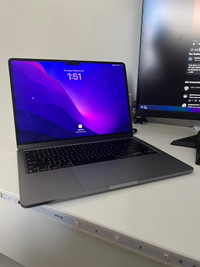 Macbook Air M2 13” 8GB RAM 256SSD