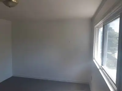 Master bedroom for rent in 2 bedroom townhouse. Shared bathroom and kitchen. Utilities are included...