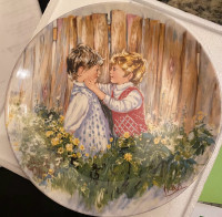 WEDGWOOD PLATE "BE MY FRIEND" BY MARY VICKERS 1ST ISSUE