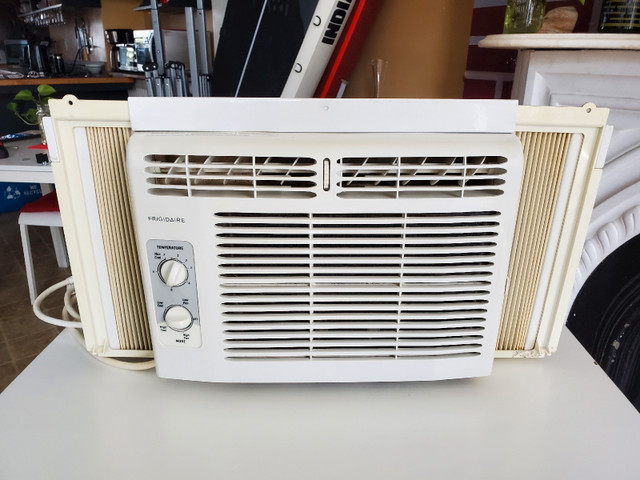 FrigidAire - Apt. Size, Window AC Unit - 5000BTU - $75 !! in Other in City of Halifax