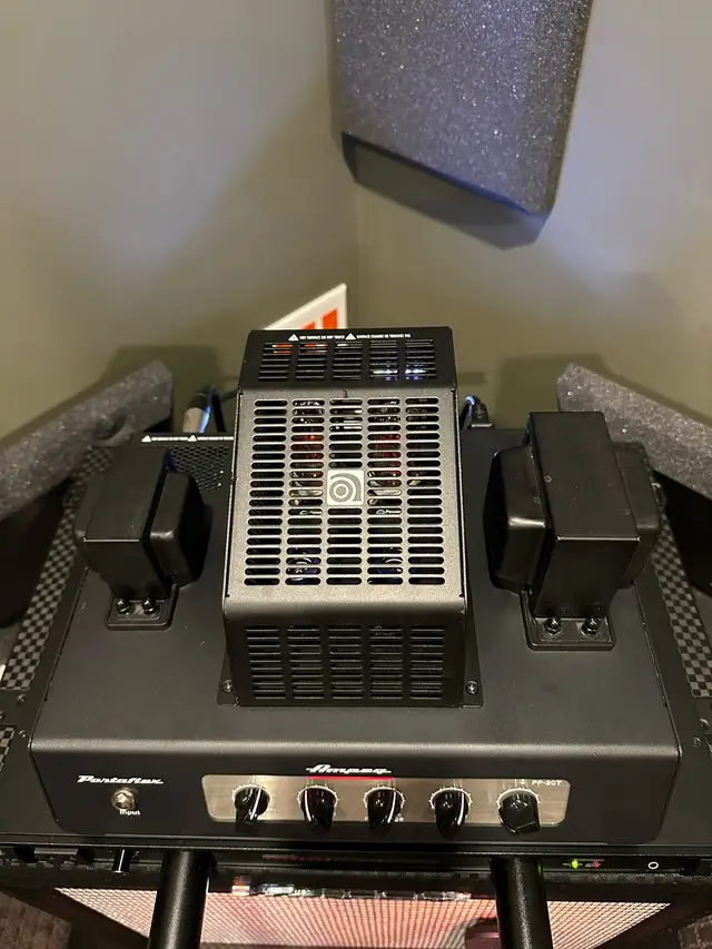Ampeg PF-20T tube bass amp in Amps & Pedals in Mississauga / Peel Region - Image 3