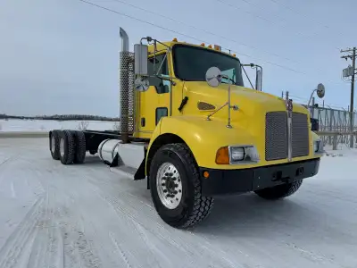 Paccar PX8 engine (Cummins 8.3L painted black) Allison 3000 RDS automatic transmission with PTO capa...