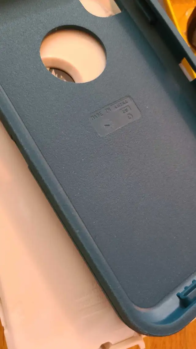 OtterBox Defender Series for iPhone Xs Max in Cell Phone Accessories in City of Toronto - Image 7