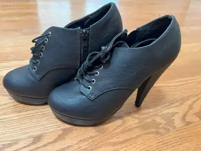 Club Couture 4" Heels (New - Size 6), View more