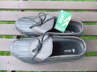 New, with tags, Duck (Mud) (Rain) Shoes (Boots) Men's size 11, Regular width *Price is firm*. These...