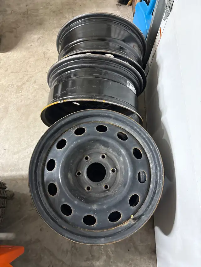 18 inch steel rims for a Chevy pick up in Tires & Rims in Sault Ste. Marie - Image 3