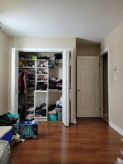 Medium Sized Room For Rent